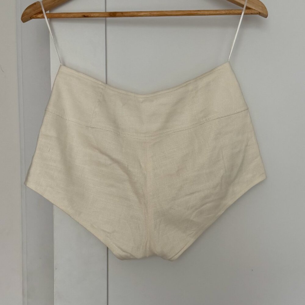 Cult Gaia Denny Linen Micro Mini Shorts (Off White, 0) - Picture 7 of 8